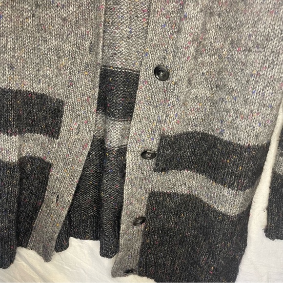 Talbots Large Women’s Gray and Multicolored Button-Up Knit Cardigan - Picture 4 of 12